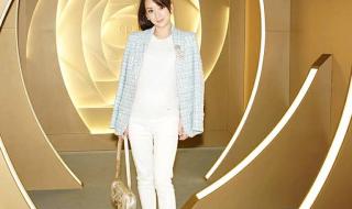 挺着肚子谈恋爱求下联 孕妇挺着肚子上下